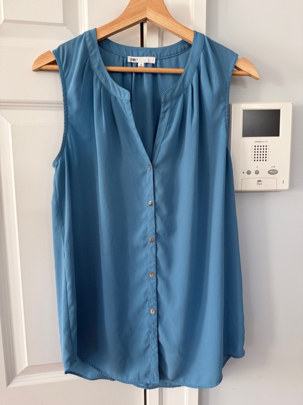 DR2 Sleeveless Button-Front Blouse in Slate